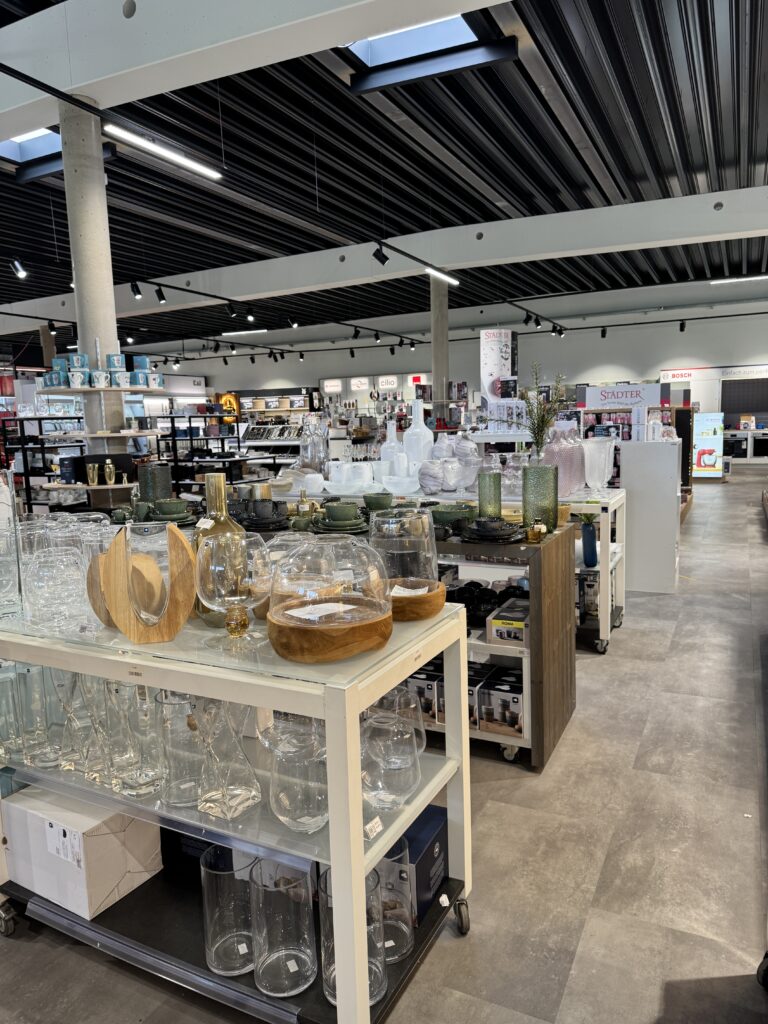 Blick auf Haushaltsparadies-Store