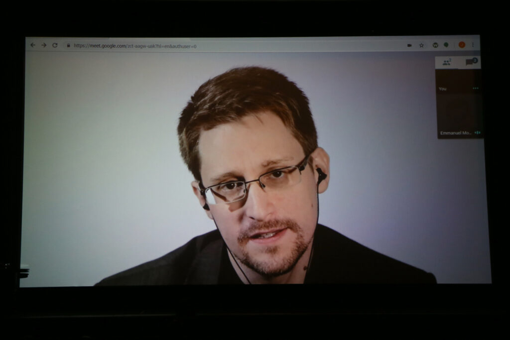 Edward Snowden, zugeschaltet über einen Computer.