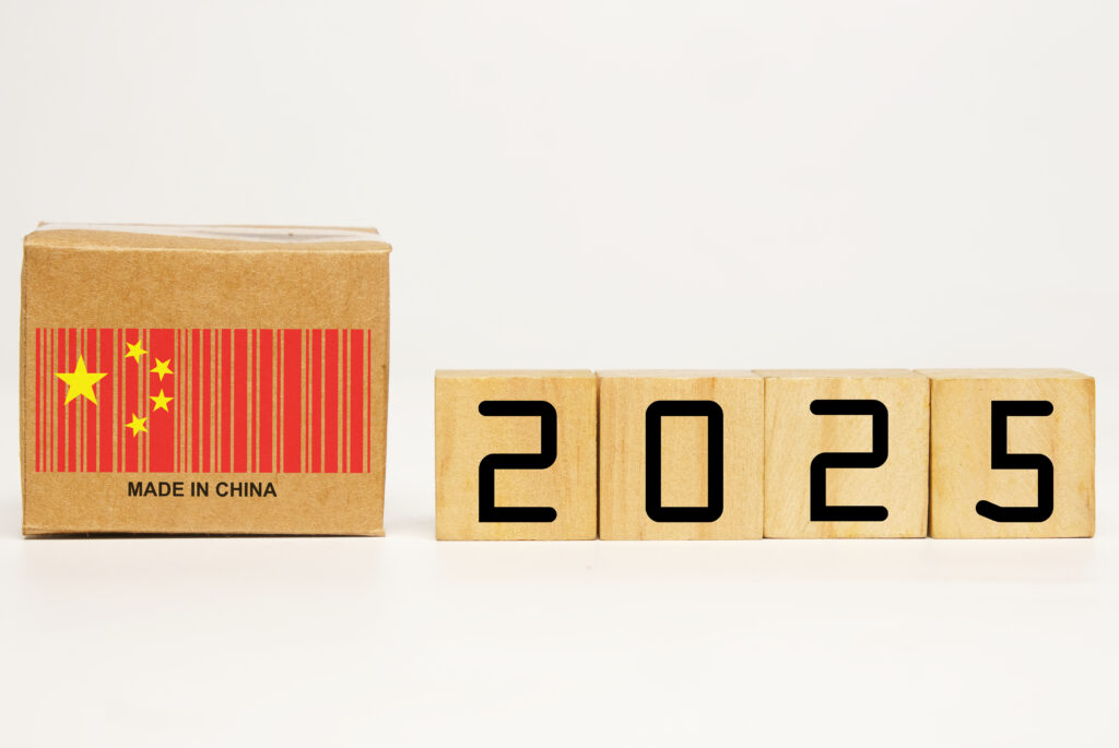 2025 und Made in China auf einer Verpackung