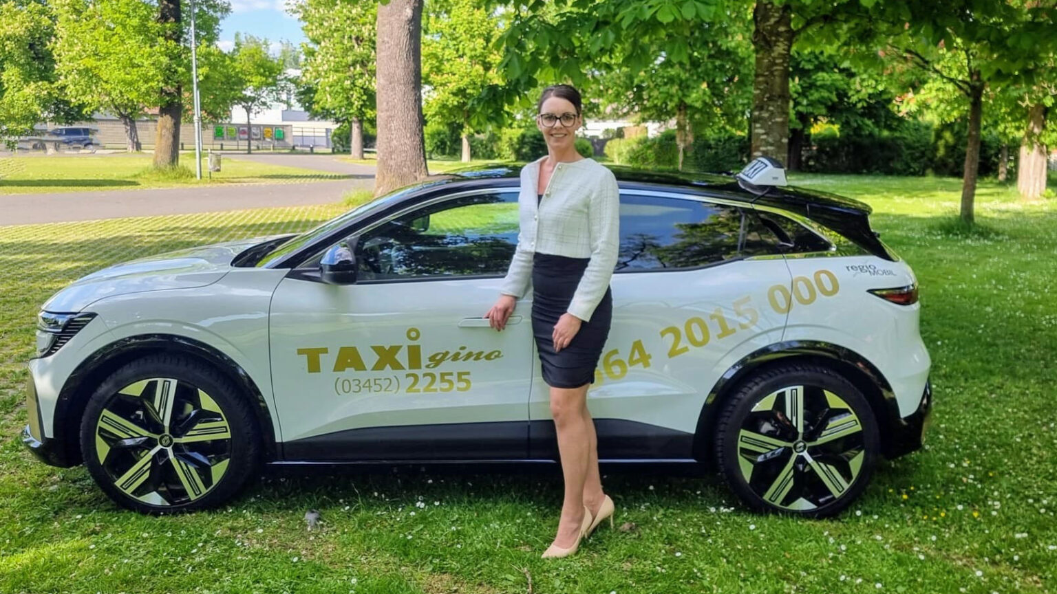 TAXI Gino: Weibliche Taxifahrer und persönliche Betreuung prägen das Taxiunternehmen in Leibnitz.
