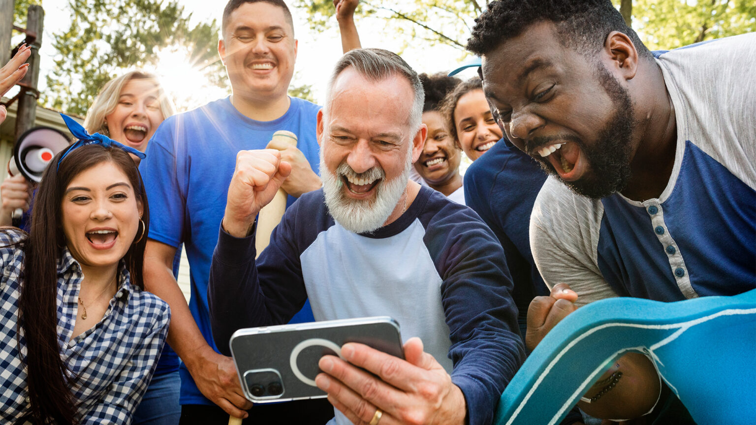 Connact GmbH vereinfacht Community-Management mit individueller Community-App, DSGVO-konformer KI und moderner Nutzerbindung.