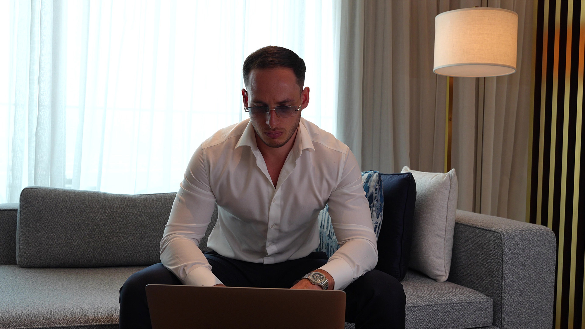 Michael Strauss über digitale Fähigkeiten, realistische Einnahmen und seriöse Anbieter im Online-Business.