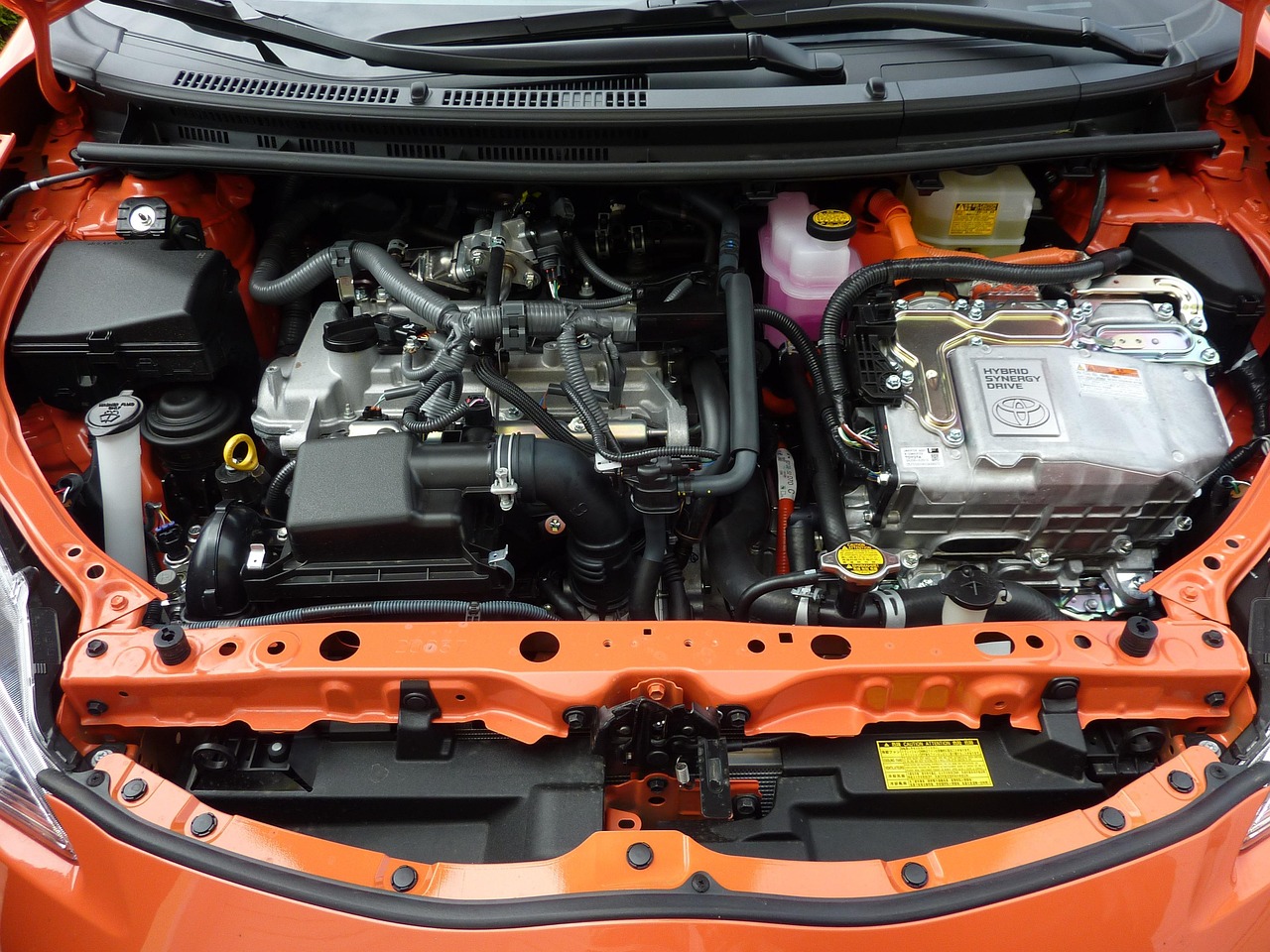 Nahaufnahme eines Elektroantriebs an einem Fahrzeugrad zeigt die Technik hinter dem neuen E-Antrieb – Foto: Photoman / Pixabay